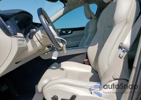 2019 Volvo Xc60 T5 Inscription from USA, damaged, VIN LYV102DL7KB322306